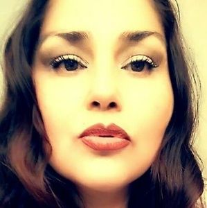 Meet your Posher, Delia